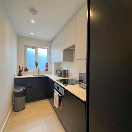 Star London Station Road 3-Bed Haven Apartment Bagian luar foto