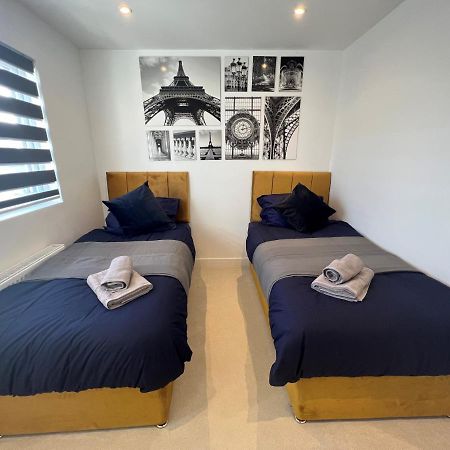 Star London Station Road 3-Bed Haven Apartment Bagian luar foto