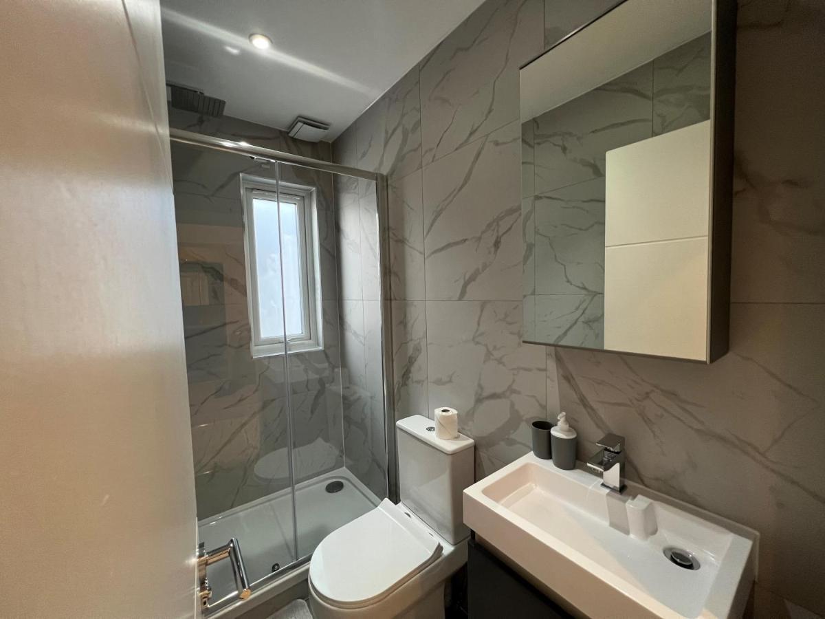 Star London Station Road 3-Bed Haven Apartment Bagian luar foto